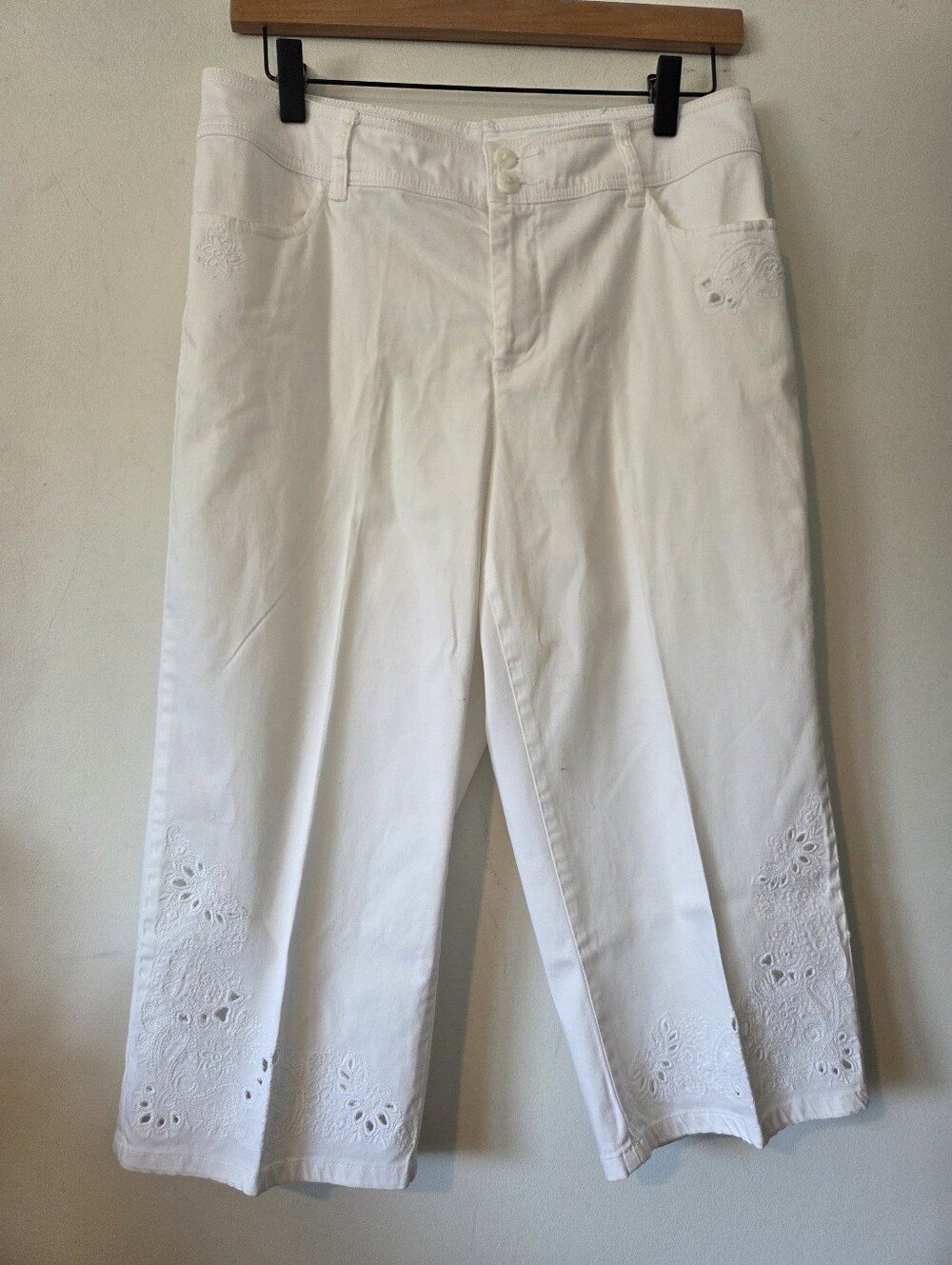 Beautiful White Cotton Capris with Embroidered Embellishments